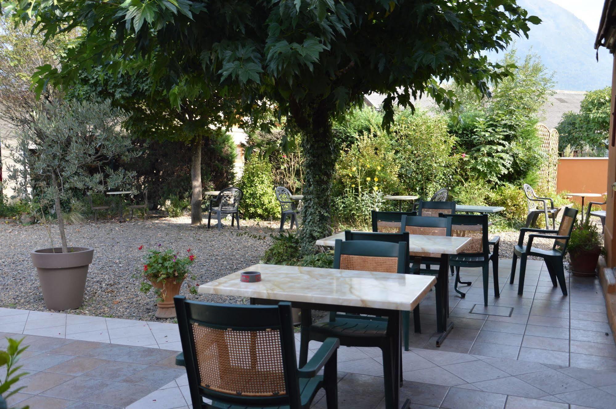 Hotel De La Gare Pierrefitte Nestalas Bagian luar foto